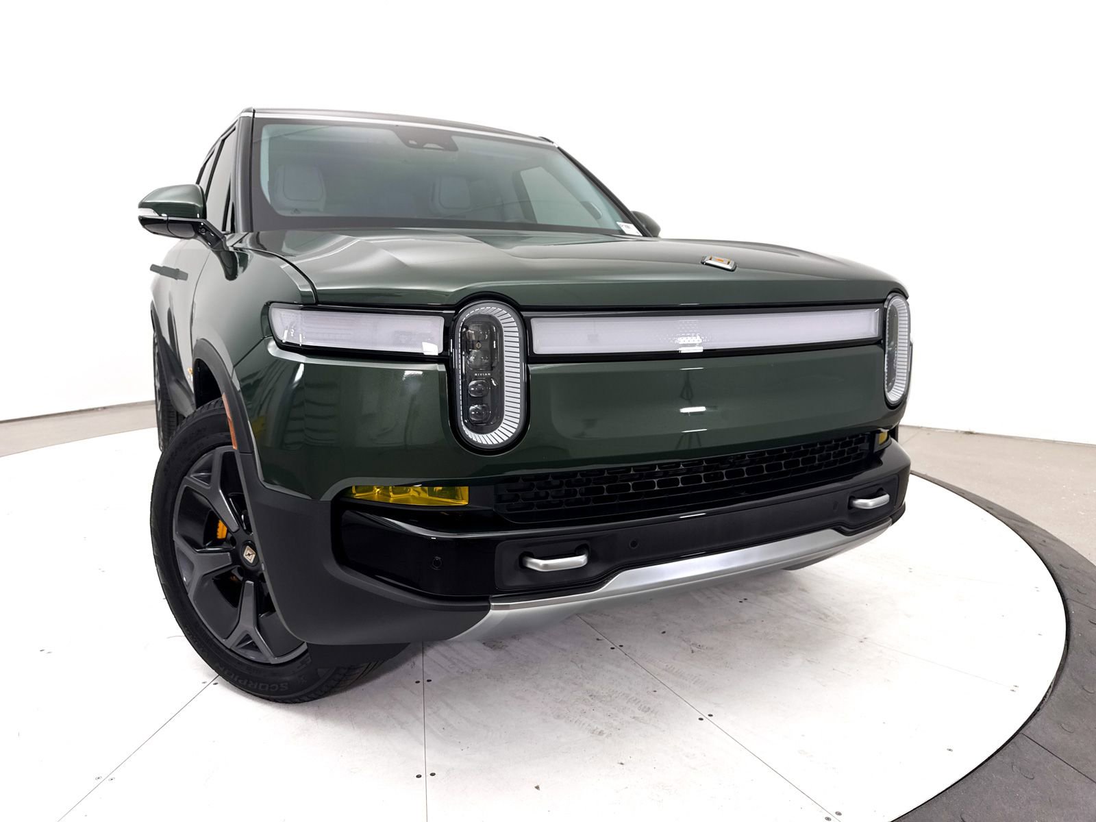 Used 2024 Rivian R1S Adventure AWD/4WD image 6