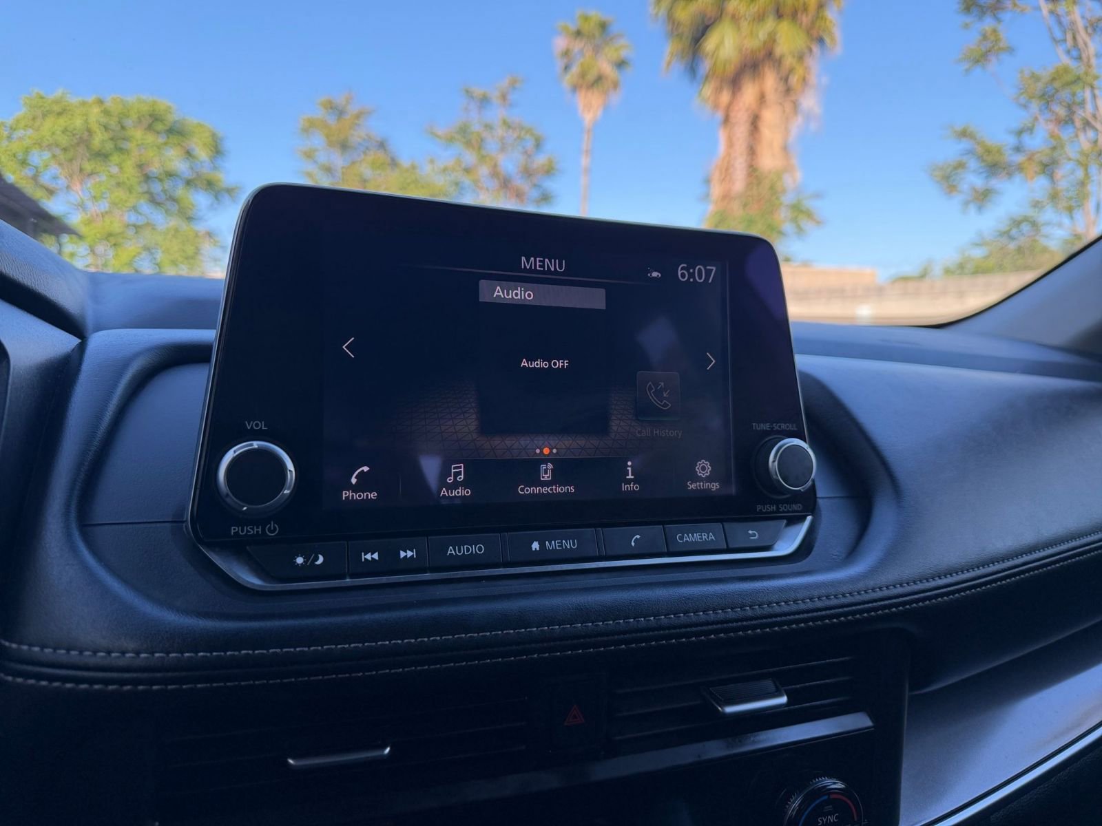 Used 2025 Nissan Rogue SV FWD image 20