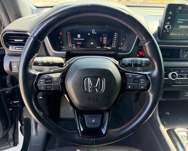 Used 2025 Honda Pilot Black Edition image 15