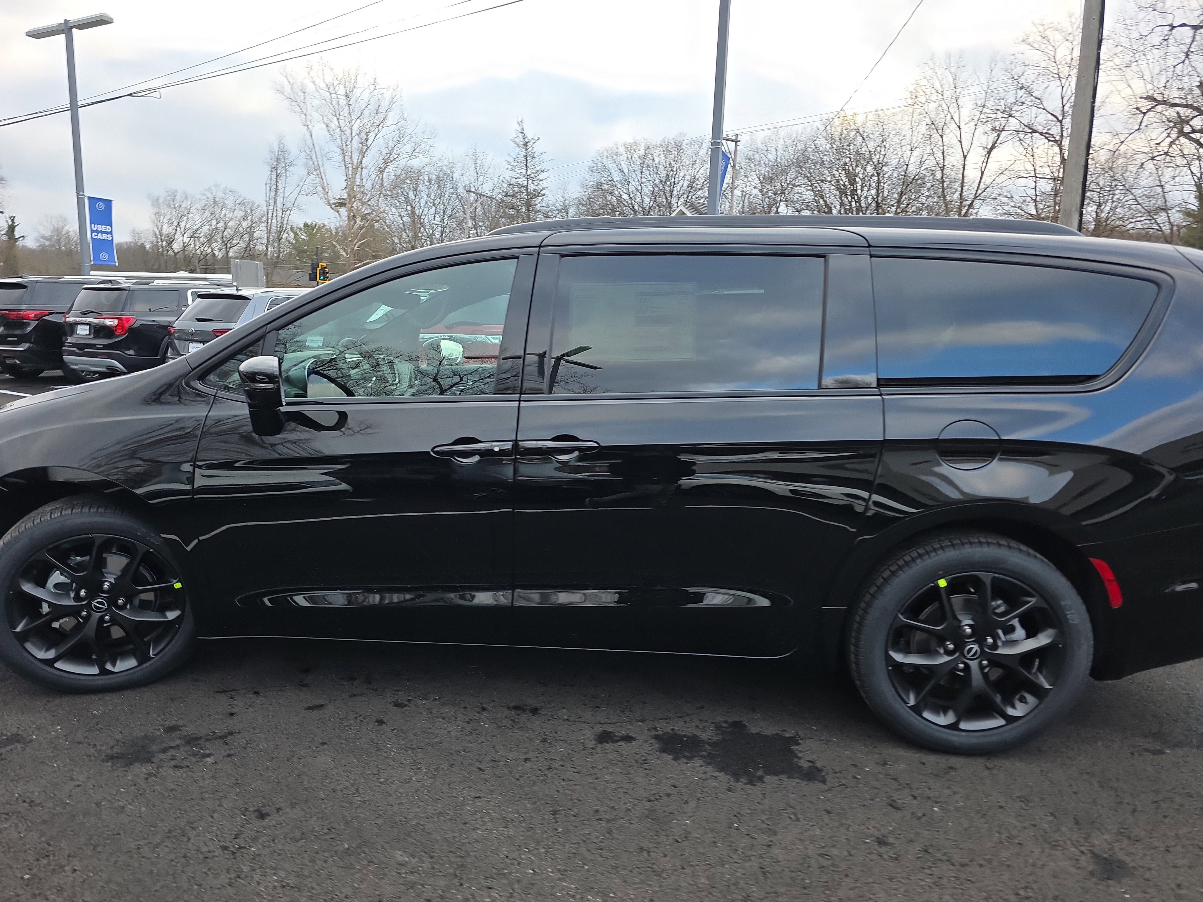 New 2026 Chrysler Pacifica Select image 19