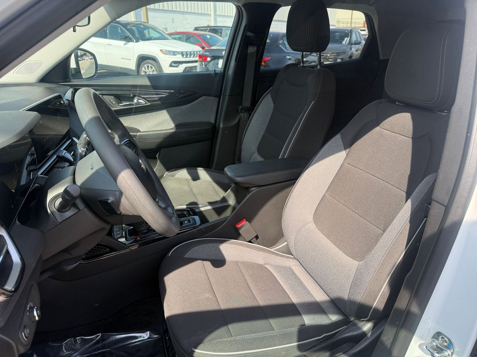 Used 2025 Chevrolet TrailBlazer LT image 34