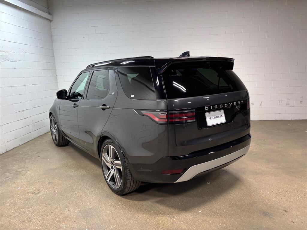 Used 2023 Land Rover Discovery Metropolitan Edition image 9