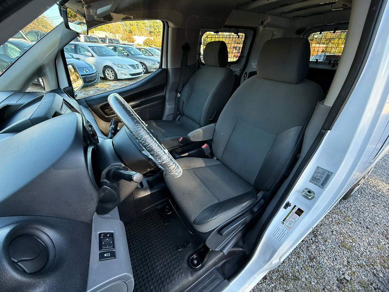 Used 2020 Nissan NV200 SV w/ Sliding Glass Door Package image 16
