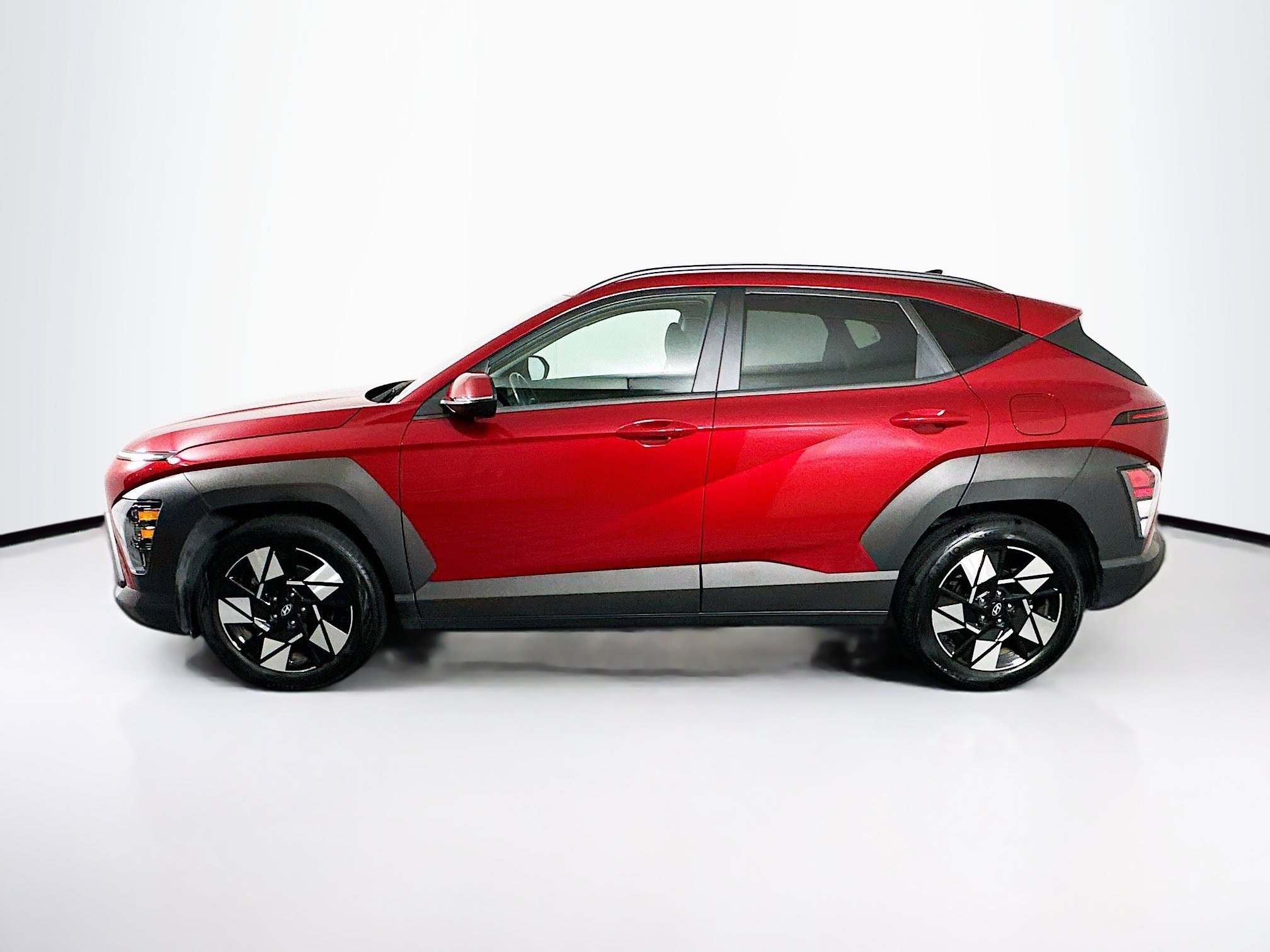 Used 2025 Hyundai Kona SEL image 4
