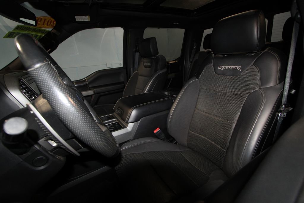Used 2019 Ford F150 Raptor w/ Equipment Group 802A Luxury image 4