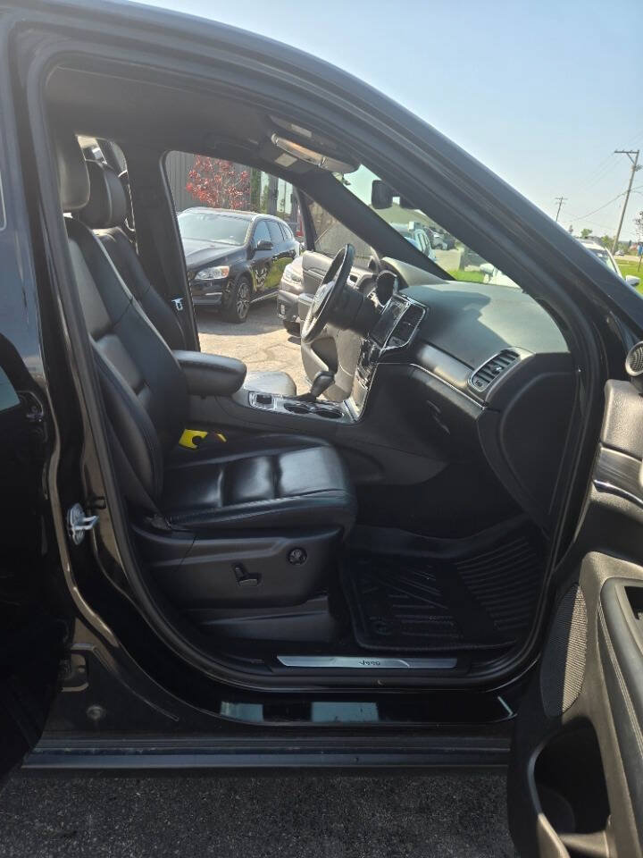 Used 2019 Jeep Grand Cherokee Limited AWD/4WD image 17