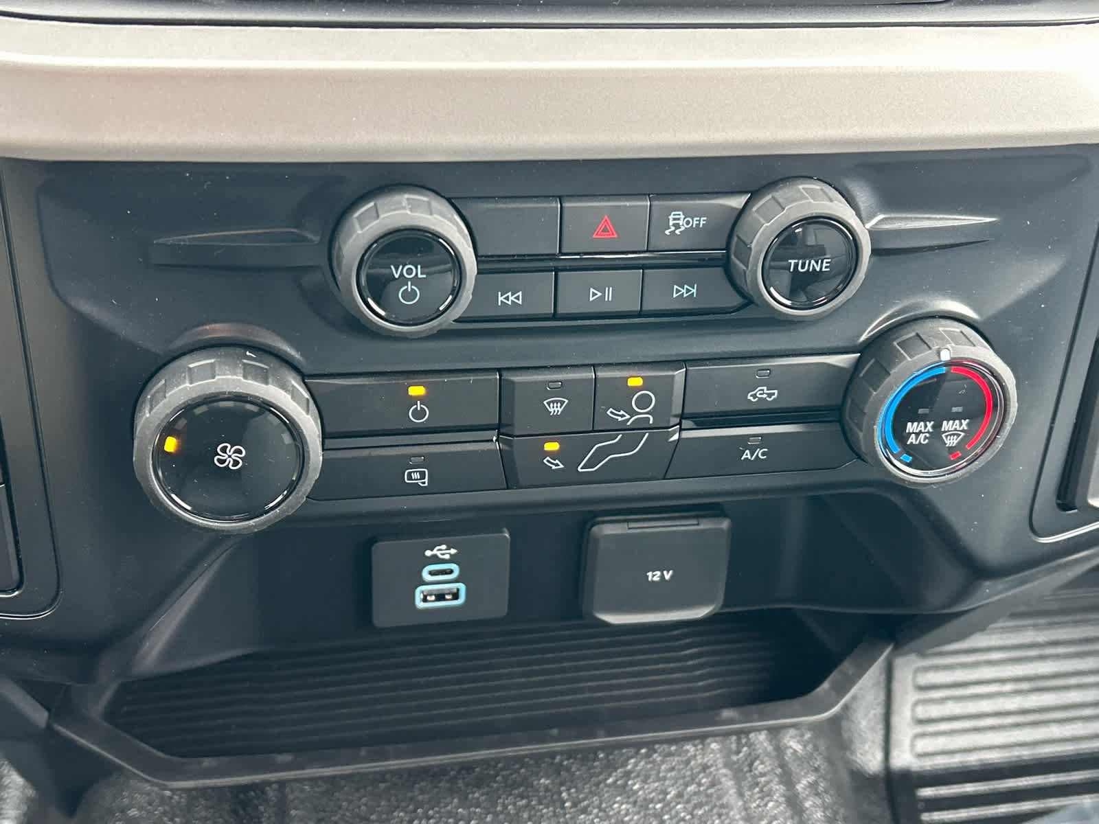 New 2026 Ford F250 XL w/ XL Chrome Package image 39