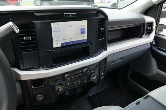 Used 2025 Ford F250 XL RWD image 12