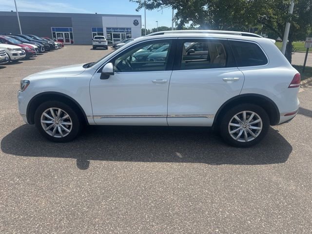 Used 2016 Volkswagen Touareg Sport AWD/4WD image 6