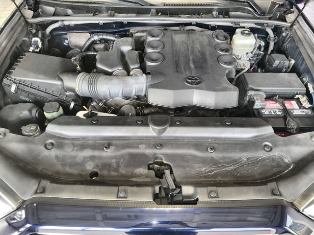 Used 2020 Toyota 4Runner SR5 AWD/4WD image 26