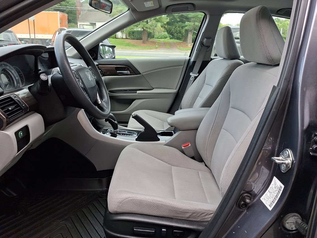 Used 2017 Honda Accord EX image 13