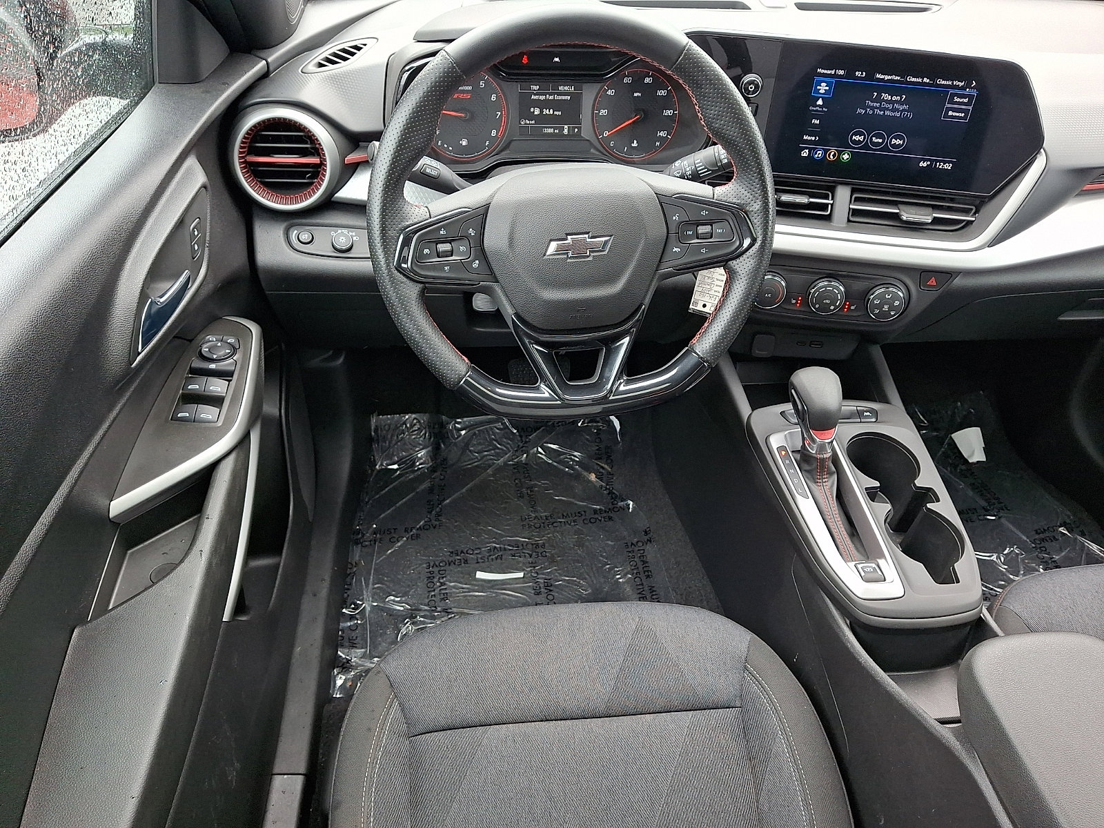 Certified 2024 Chevrolet Trax RS w/ Sunroof Package FWD image 11