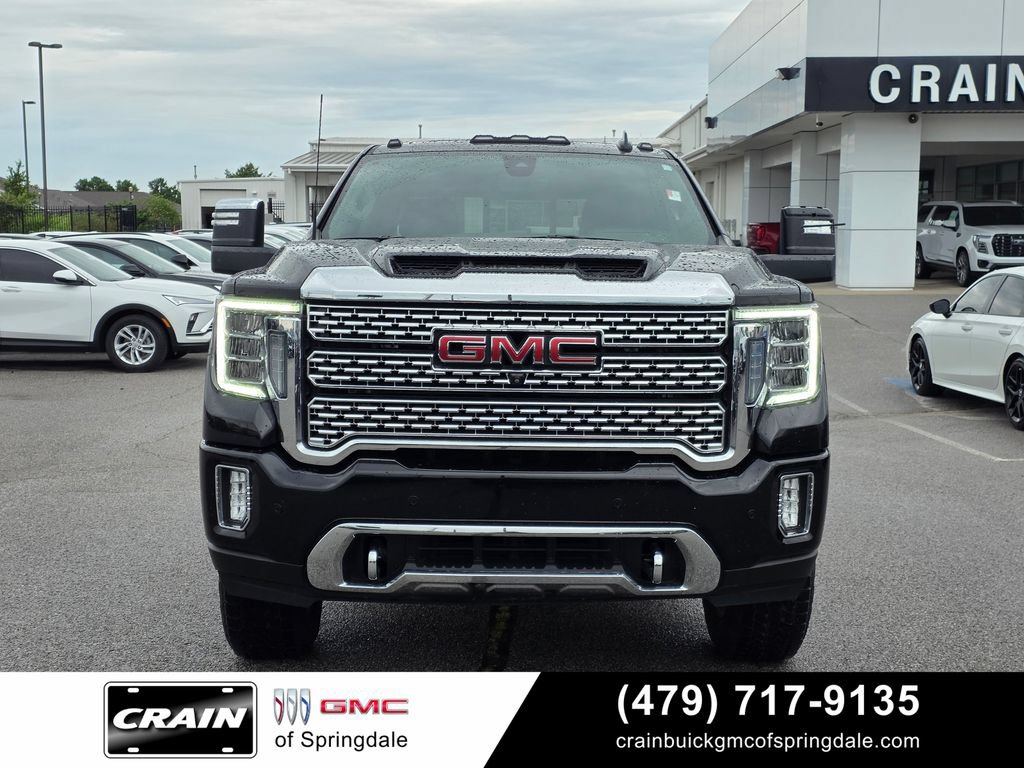 Used 2021 GMC Sierra 2500 Denali w/ Denali Black Diamond Edition AWD/4WD image 2