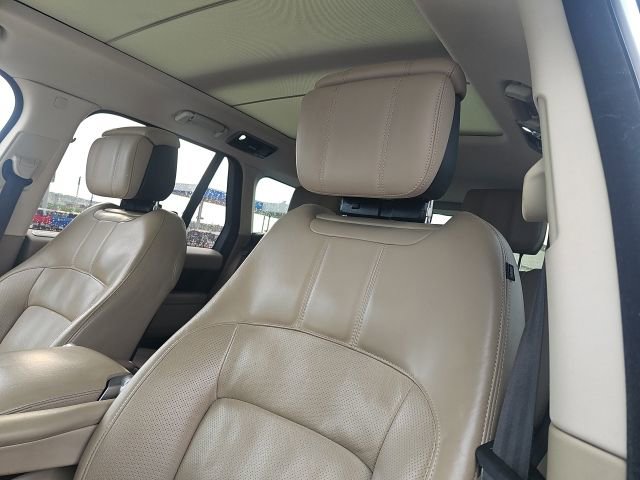 Used 2019 Land Rover Range Rover Supercharged AWD/4WD image 16