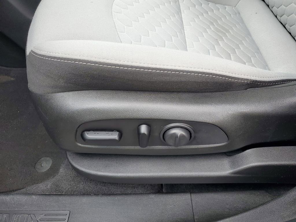 Used 2020 Chevrolet Equinox LS FWD image 10