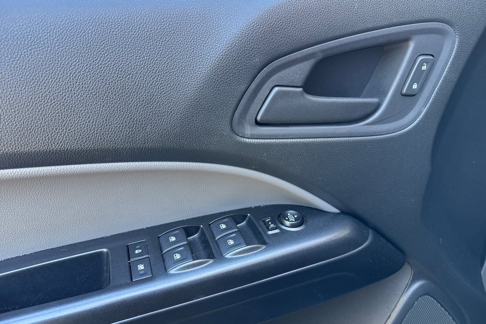 Used 2022 Chevrolet Colorado W/T w/ Custom Special Edition image 12