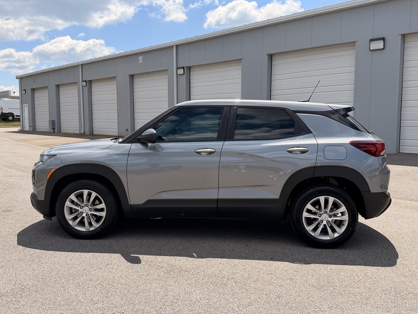 Used 2023 Chevrolet TrailBlazer LS FWD image 9