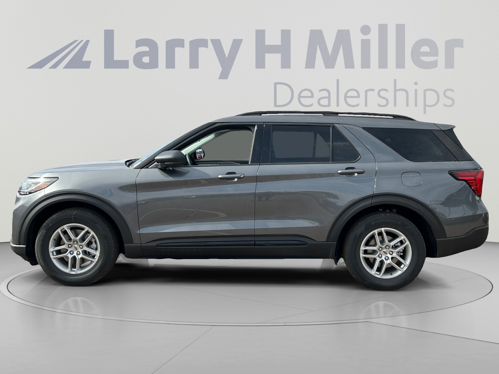 New 2026 Ford Explorer Active w/ Active Comfort Package RWD image 2