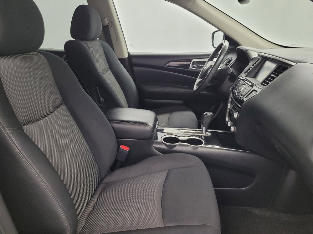 Used 2019 Nissan Pathfinder SV image 21