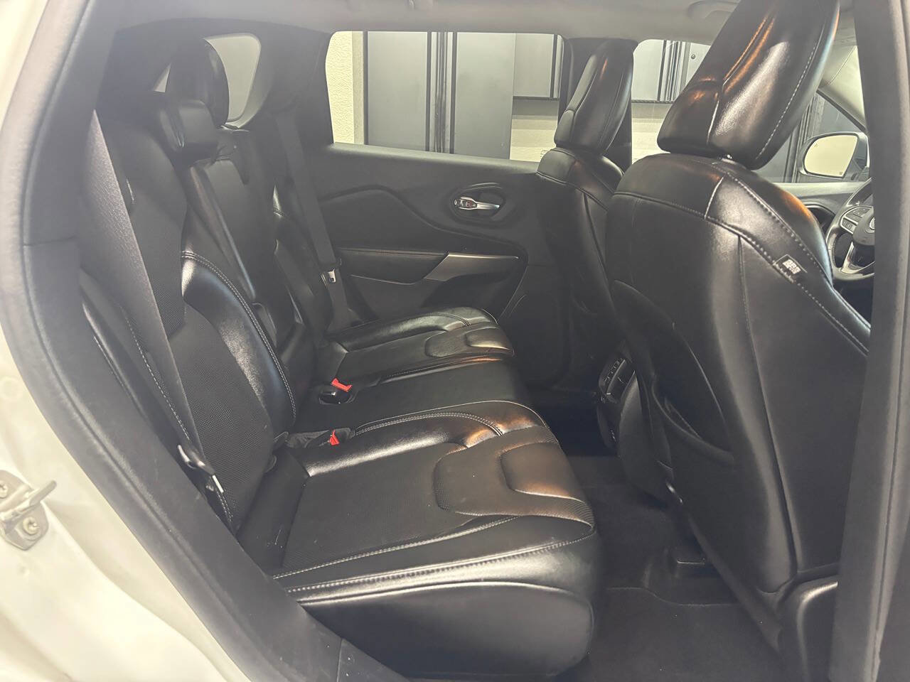 Used 2021 Jeep Cherokee Latitude Lux AWD/4WD image 22