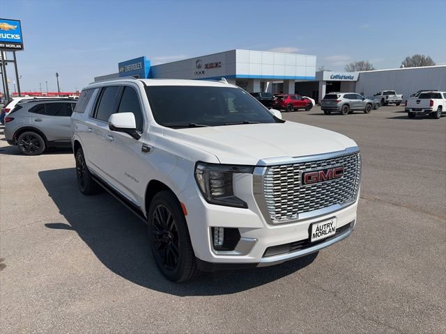 Used 2023 GMC Yukon XL Denali image 8