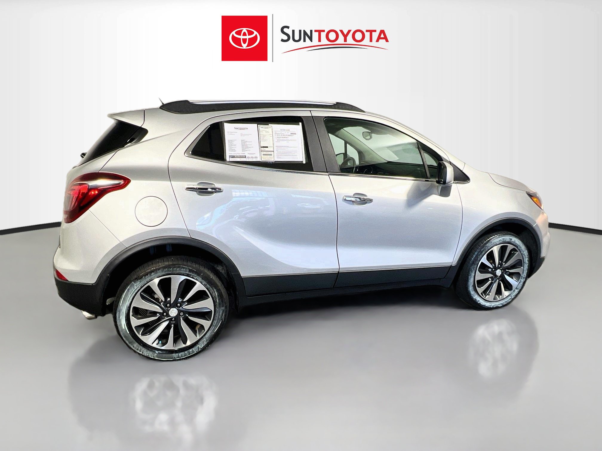 Used 2021 Buick Encore Preferred w/ Safety Package II AWD/4WD image 4