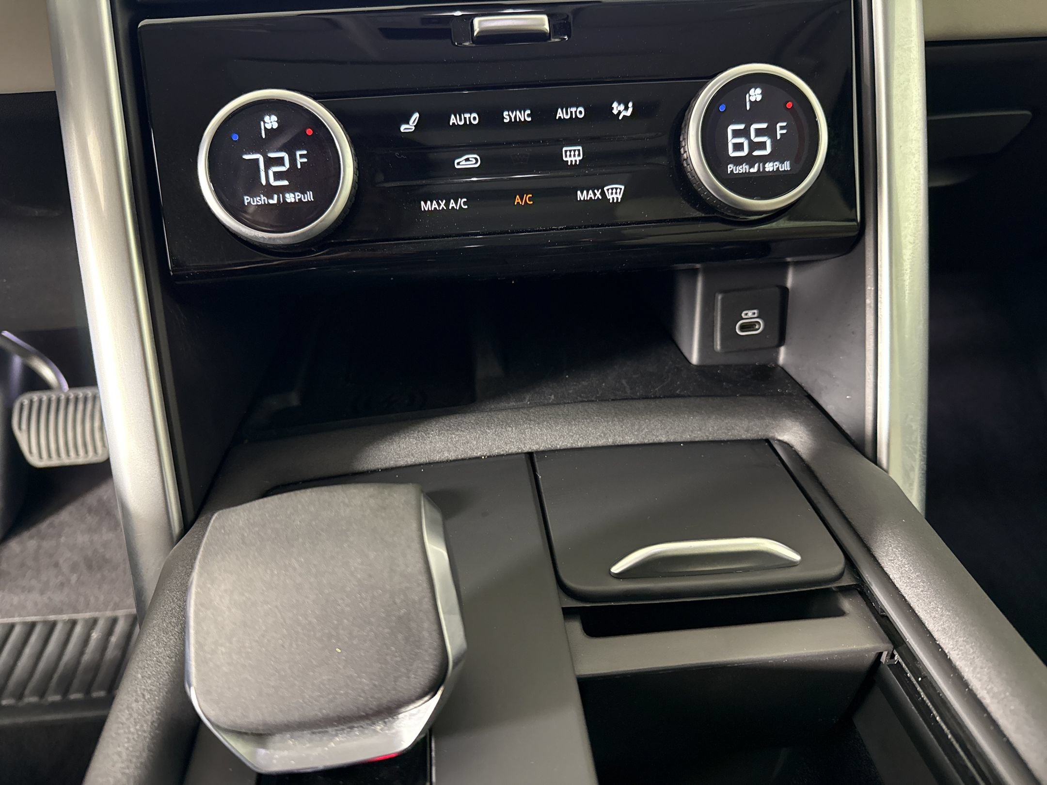Used 2025 Land Rover Discovery S AWD/4WD image 18