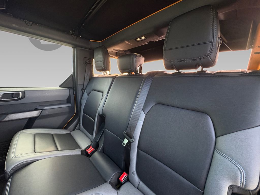 Used 2022 Ford Bronco Black Diamond image 4