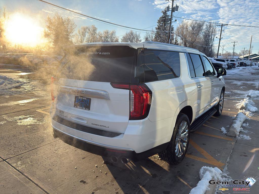 Used 2023 GMC Yukon XL Denali image 5