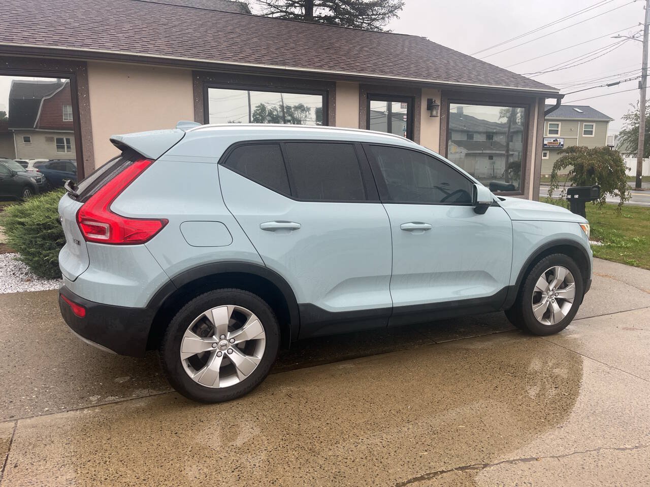 Used 2019 Volvo XC40 T5 Momentum AWD/4WD image 3