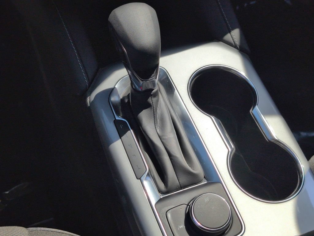 Used 2025 Chevrolet Blazer LT FWD image 19