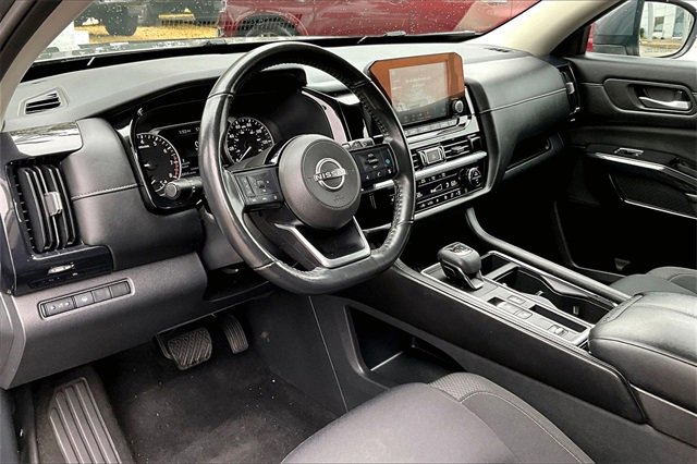 Used 2022 Nissan Pathfinder SV image 14