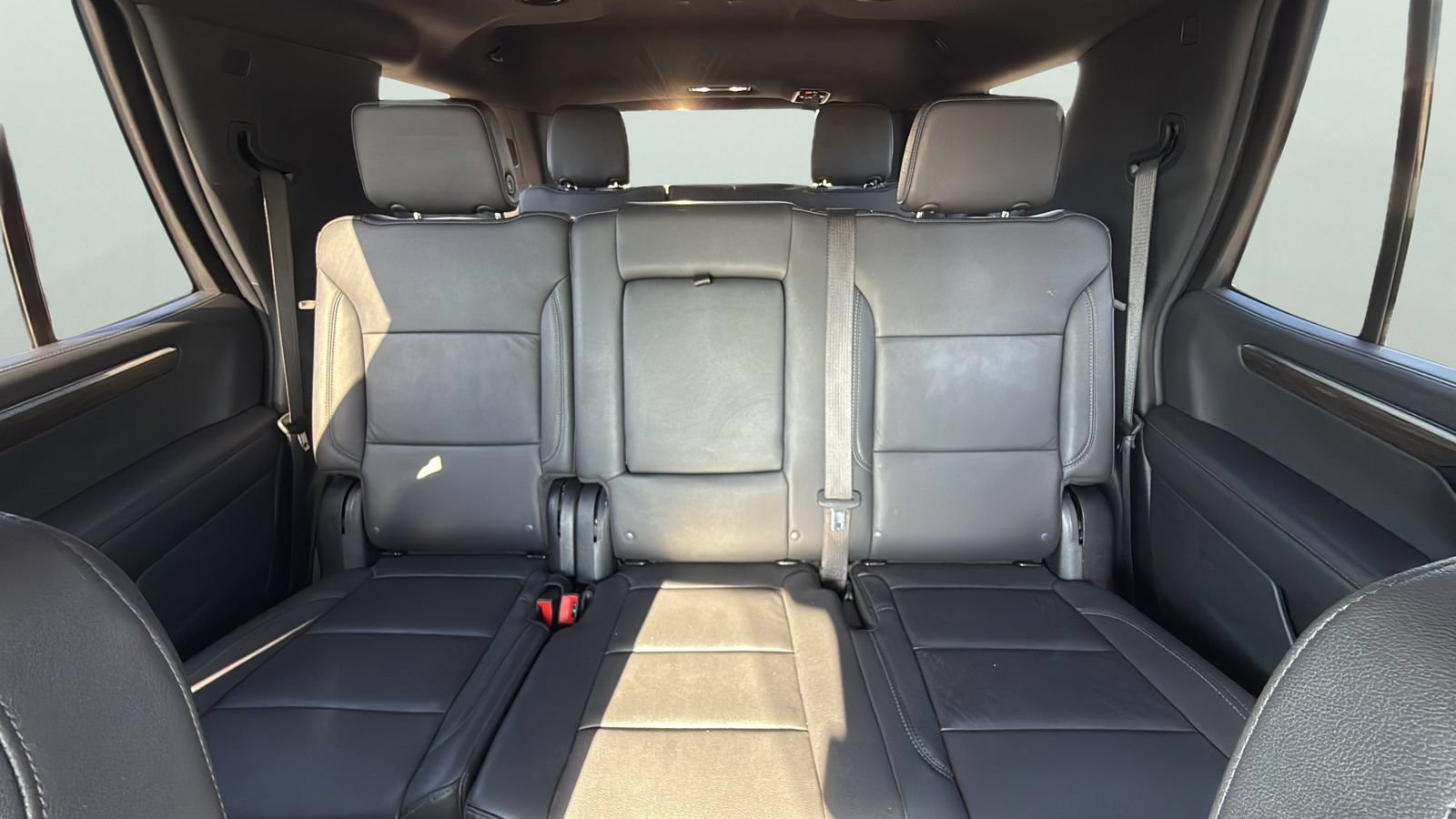 Used 2025 Chevrolet Tahoe LT RWD image 23