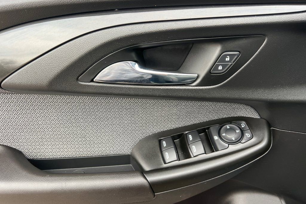 Used 2021 Chevrolet TrailBlazer LT w/ Convenience Package image 8