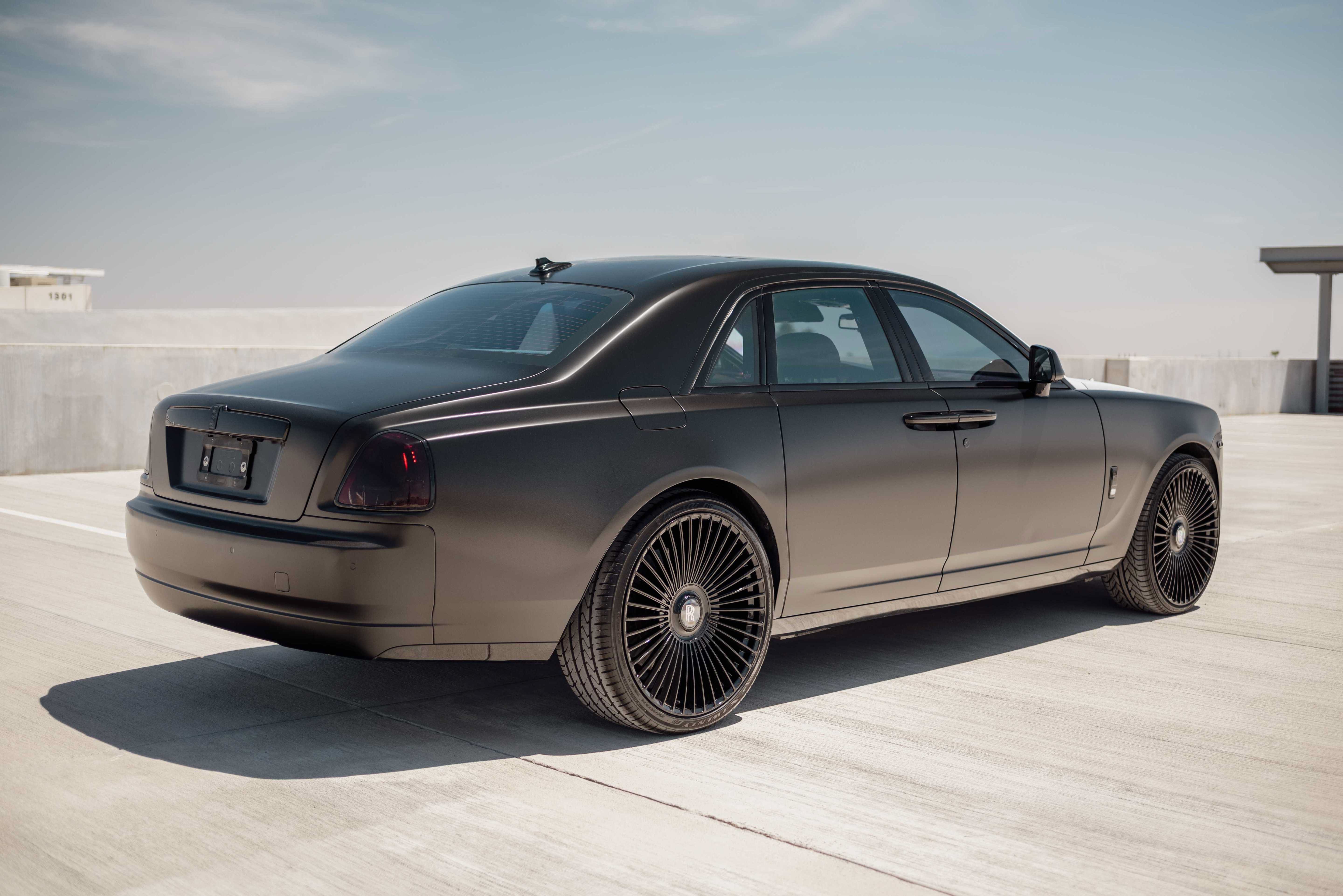 Used 2015 Rolls-Royce Ghost RWD image 4