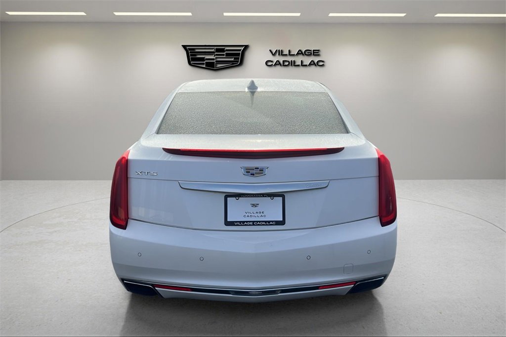 Used 2017 Cadillac XTS Premium Luxury image 4
