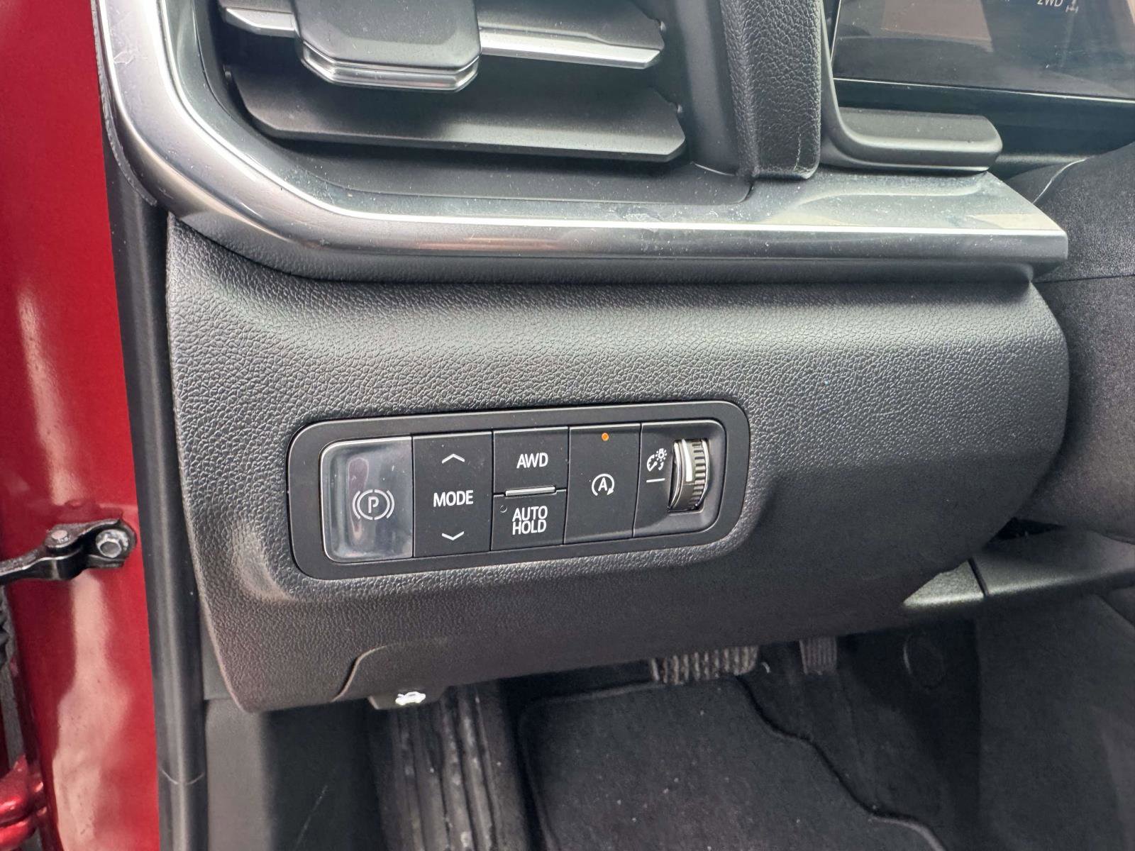 Used 2025 GMC Terrain Elevation image 28