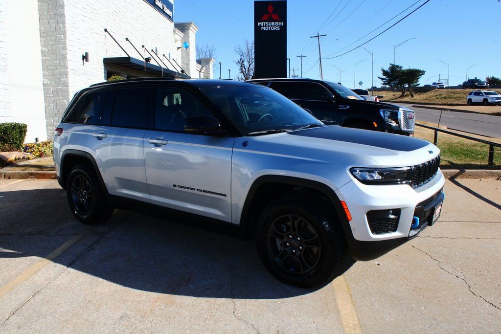 Used 2024 Jeep Grand Cherokee Trailhawk w/ Advanced Protech Group II image 6