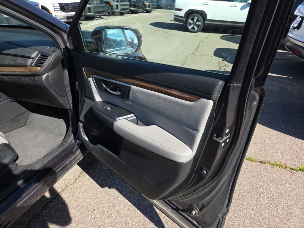 Used 2018 Honda CR-V Touring image 28