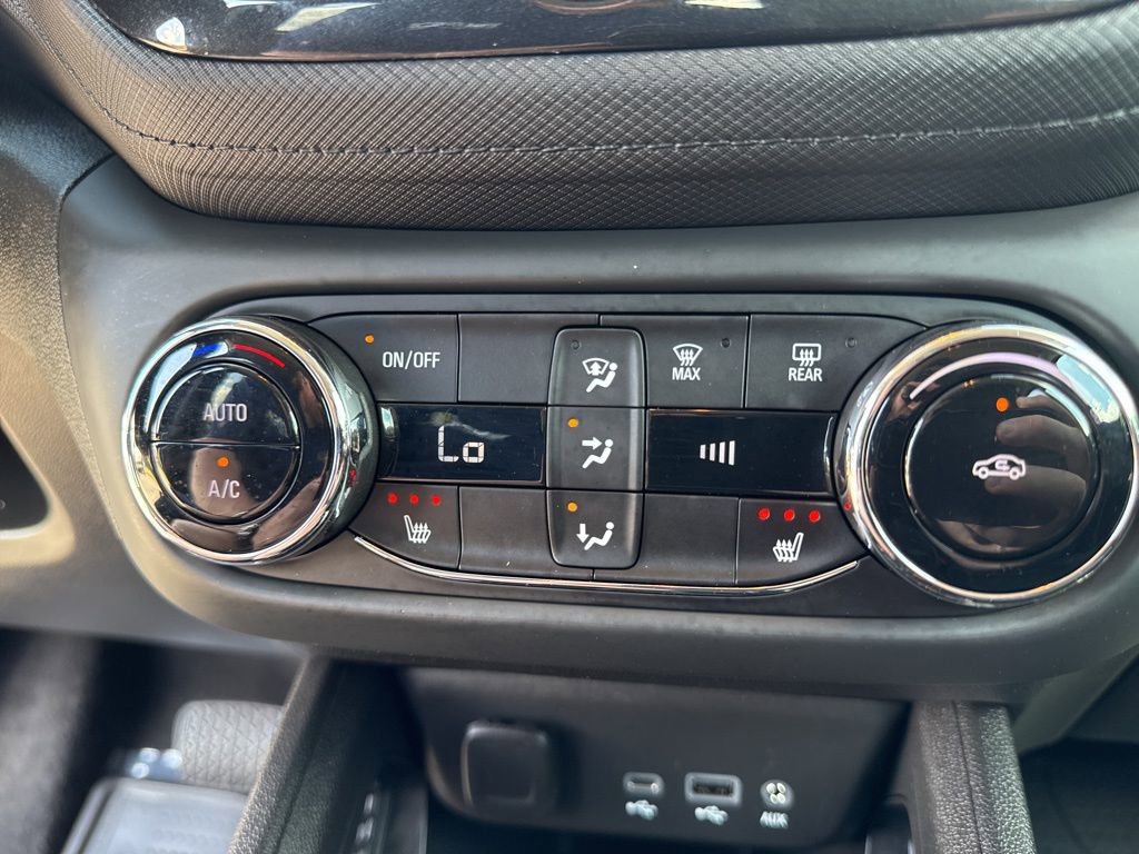 Used 2023 Chevrolet TrailBlazer LT w/ Convenience Package image 21