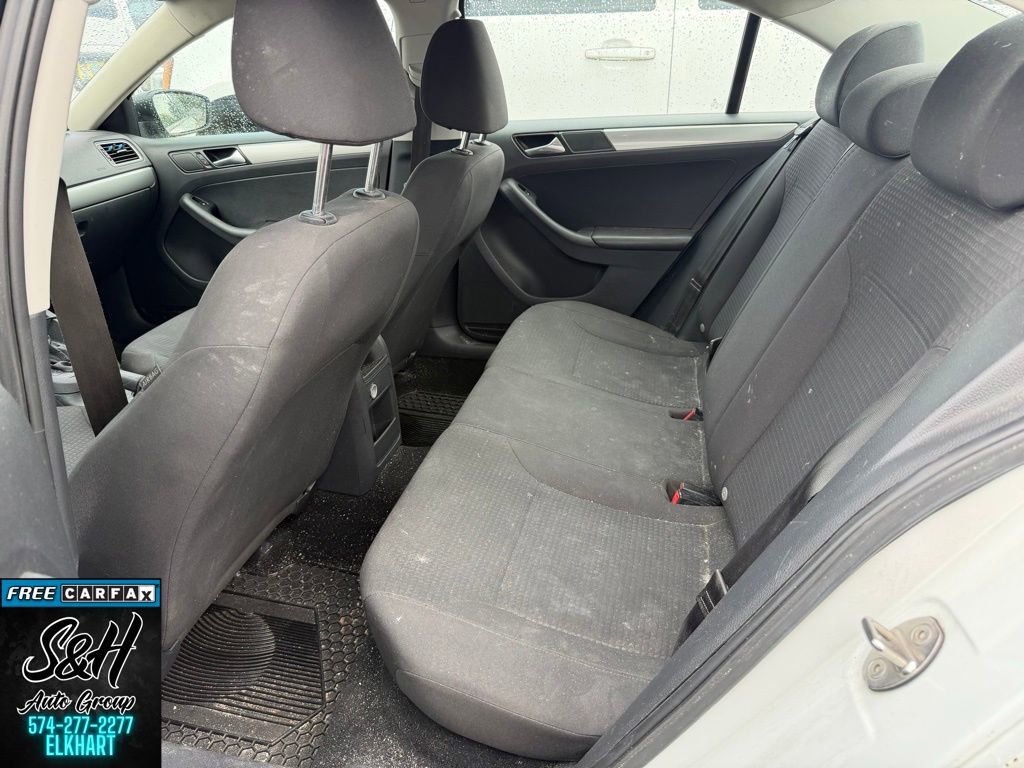 Used 2016 Volkswagen Jetta SE image 4