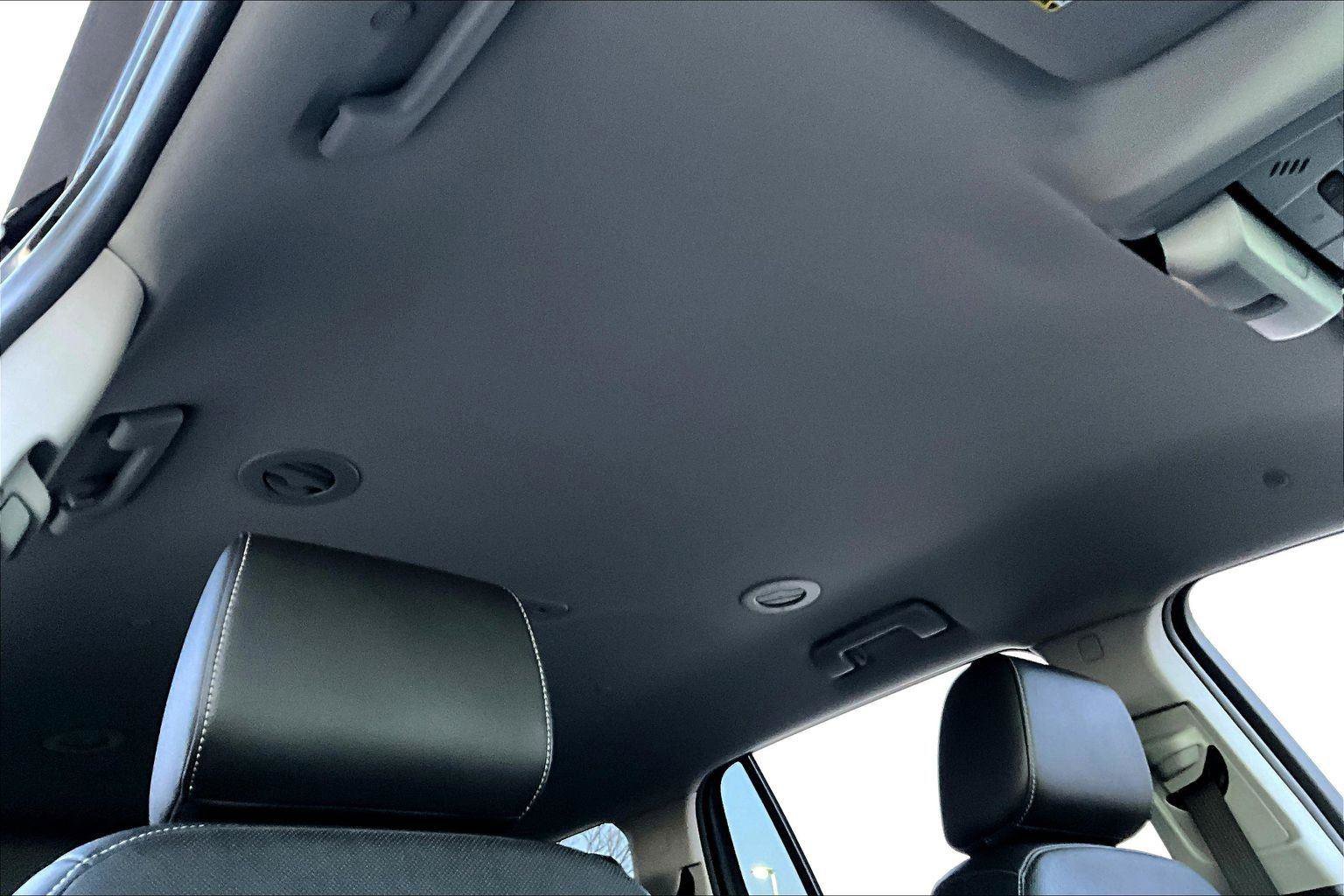 Used 2023 GMC Acadia SLT w/ Technology Package image 22