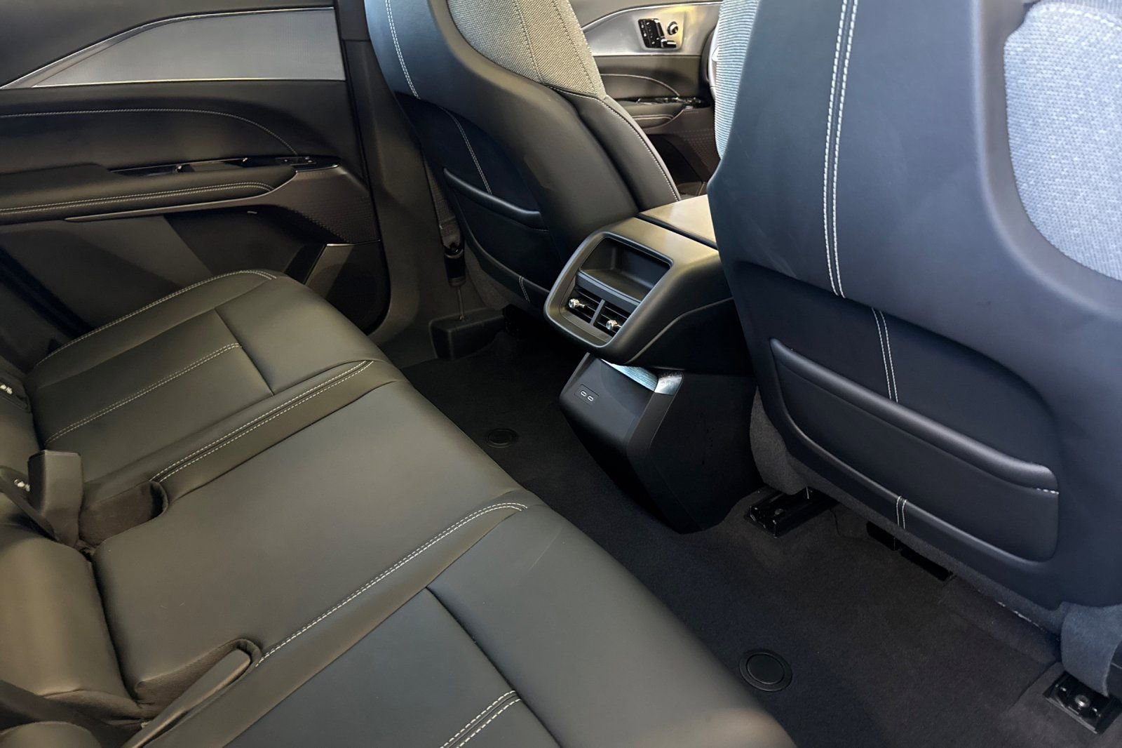 Used 2024 Cadillac Lyriq Tech w/ Driver Assist Package AWD/4WD image 16