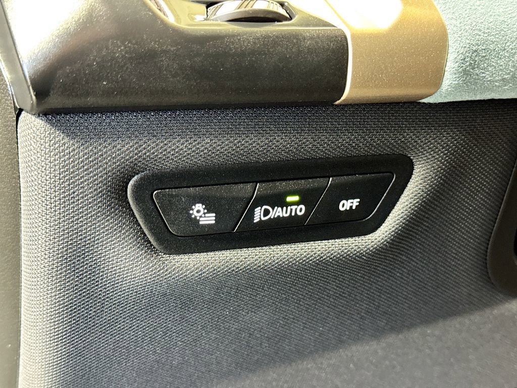 Used 2023 BMW iX xDrive50 w/ Sport Package image 26