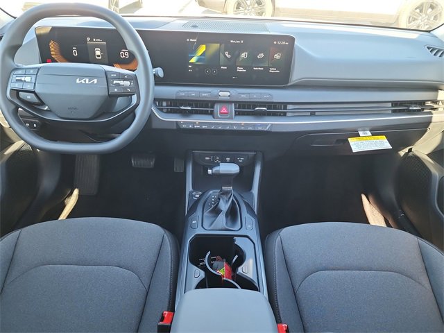New 2025 Kia K4 LXS image 18