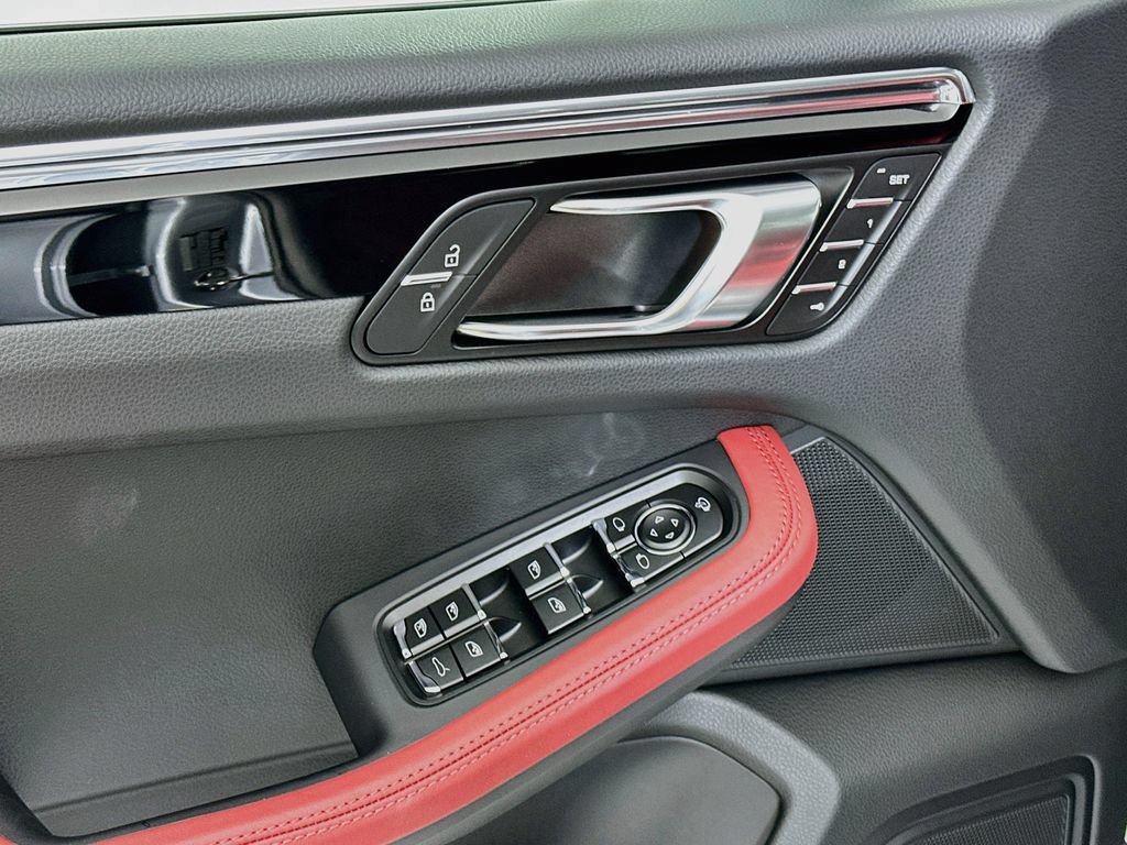 New 2026 Porsche Macan AWD/4WD image 20