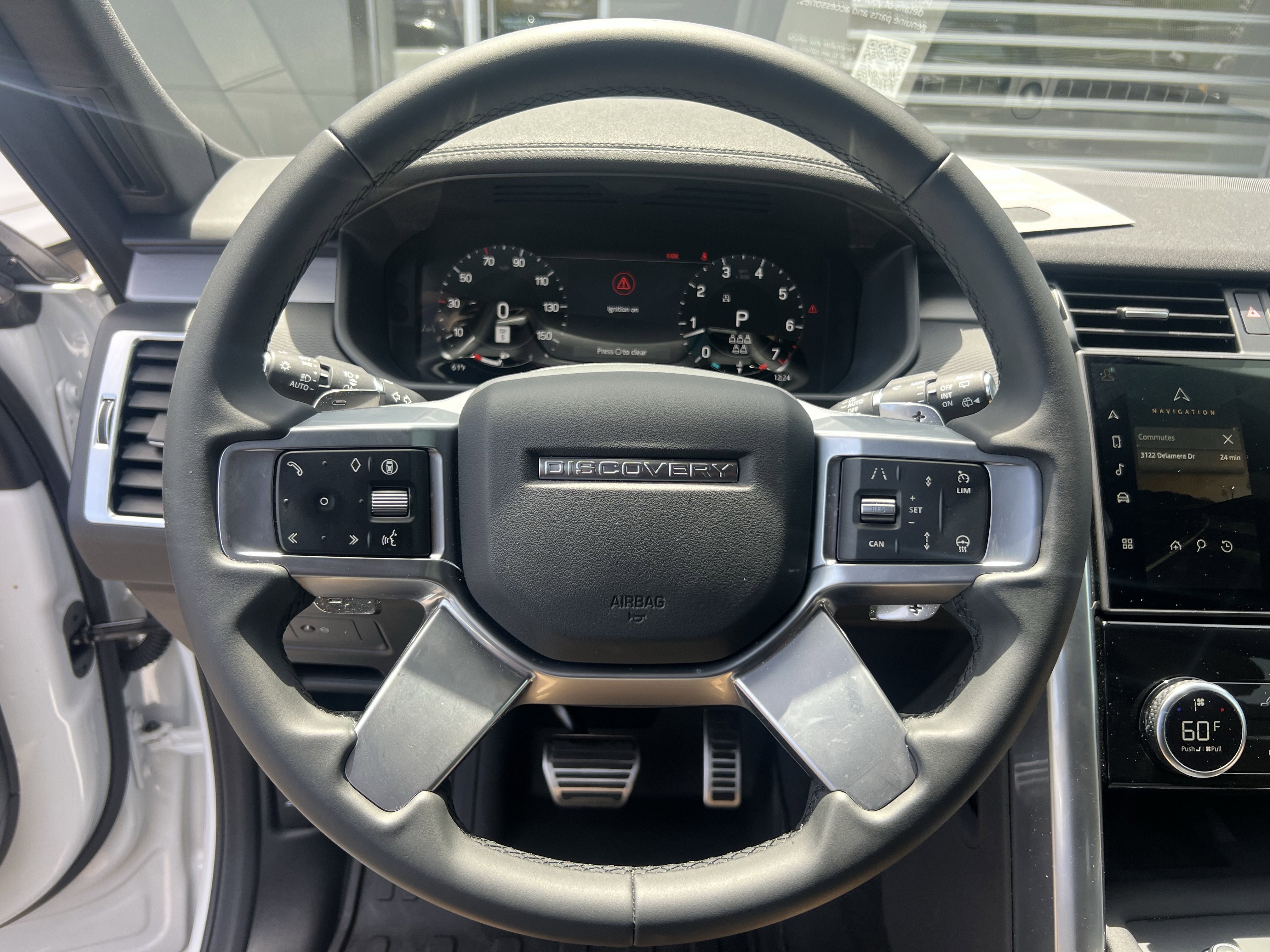 Certified 2025 Land Rover Discovery Dynamic SE AWD/4WD image 21