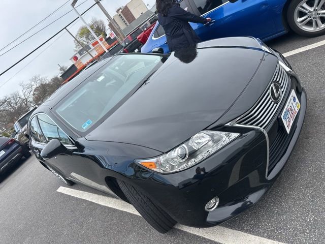 Used 2015 Lexus ES 350 w/ Luxury Package FWD image 1