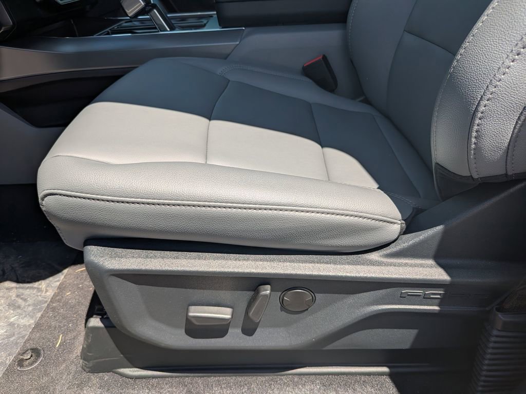 New 2025 Ford F150 Lightning Flash AWD/4WD image 18