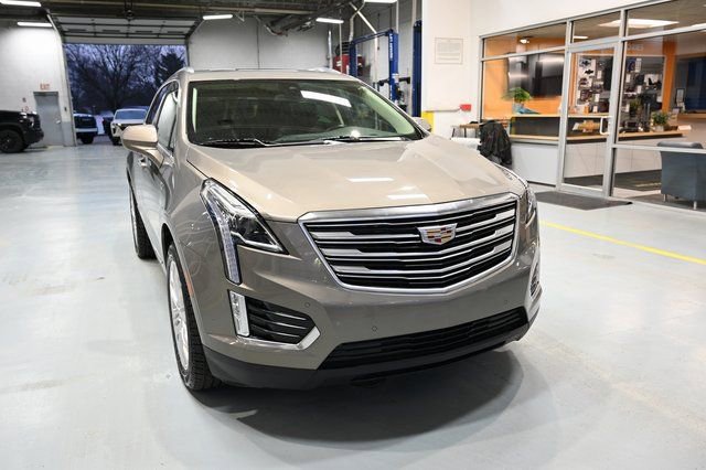 Used 2019 Cadillac XT5 Premium Luxury image 3
